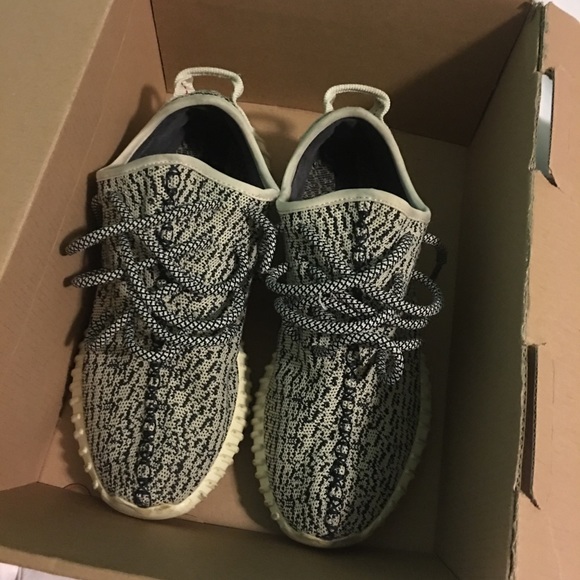 yeezy turtle dove size 7